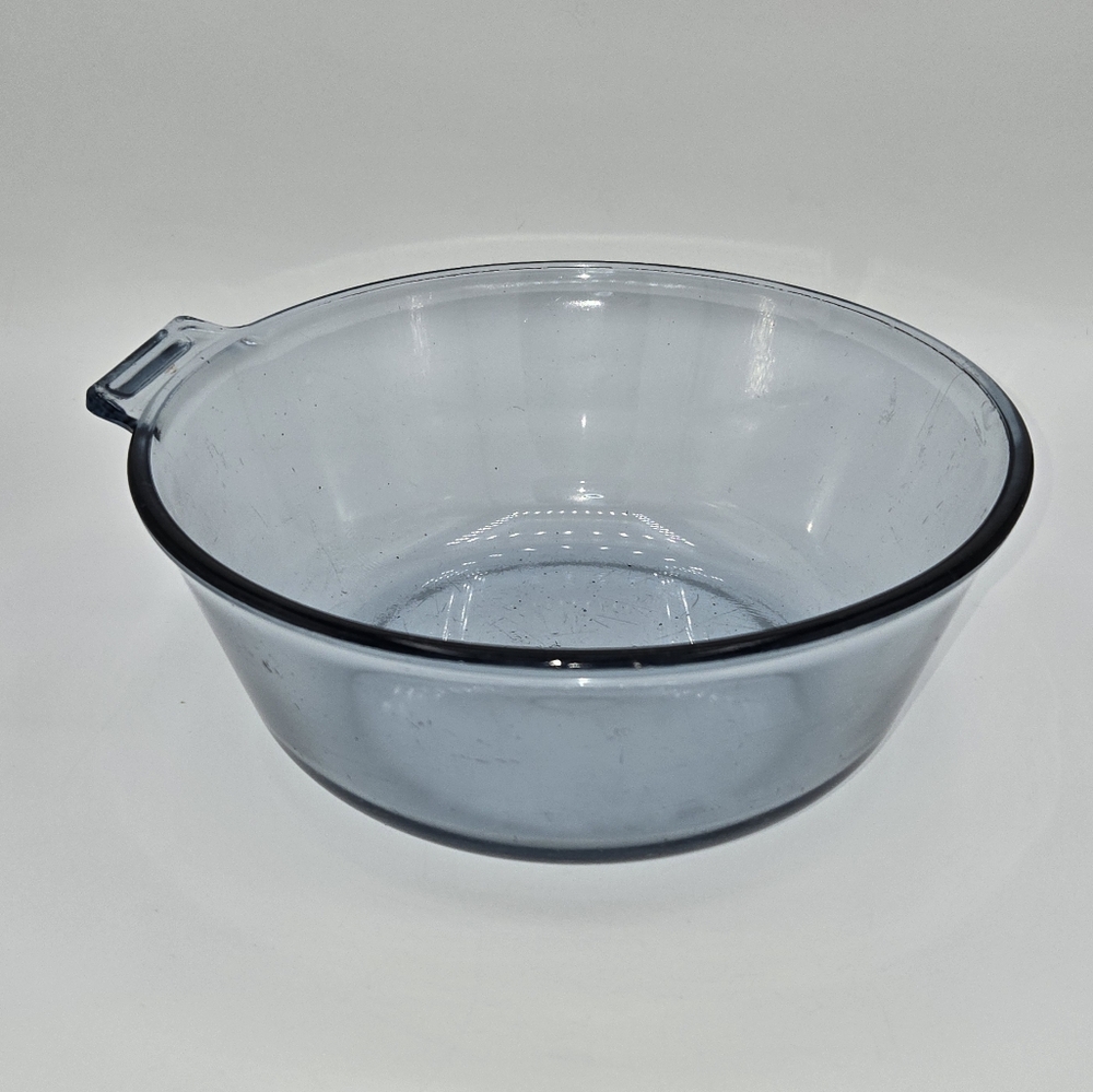 Pyrex Fireside Smoked Glass Mixing Bowl 8 Inch Vintage 322 2L Tab Handle Gray